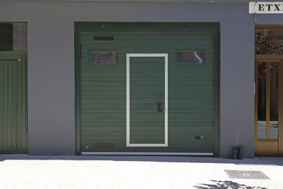 Instalación y mantenimiento de puertas metálicas Puertas Nueva Castilla en Guipúzcoa 